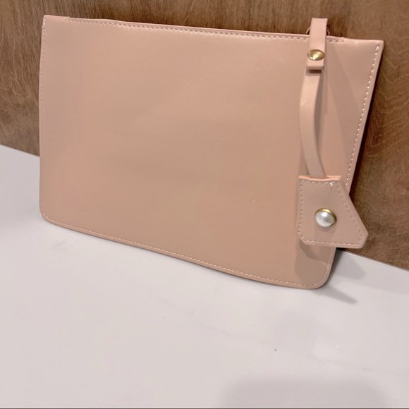 Laura Clutch in Blush by Réna IMAN - Picture 5 of 5